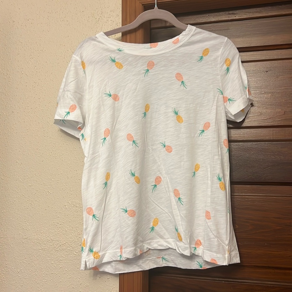 NWOT Loft pineapple tshirt size medium